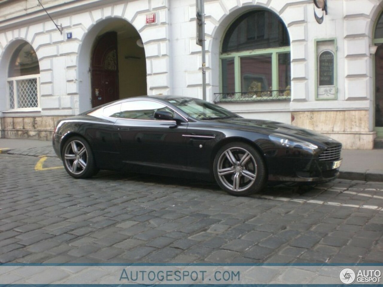 Aston Martin DB9