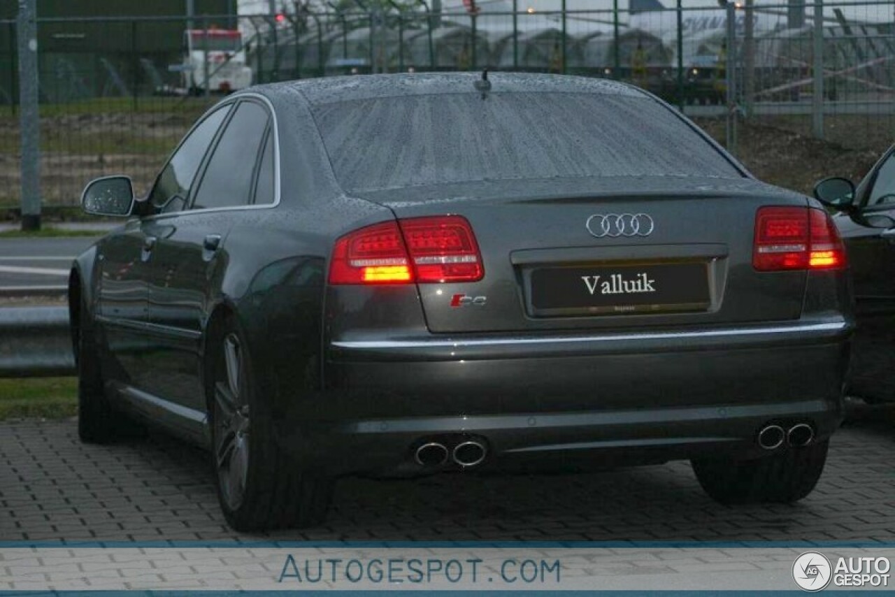 Audi S8 D3