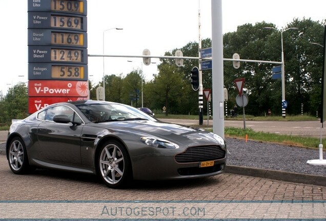 Aston Martin V8 Vantage