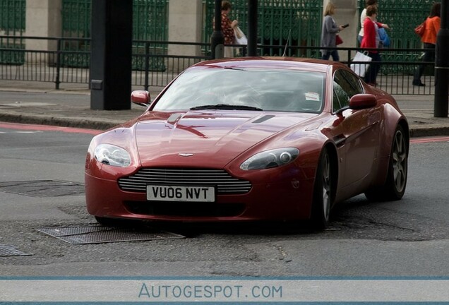 Aston Martin V8 Vantage