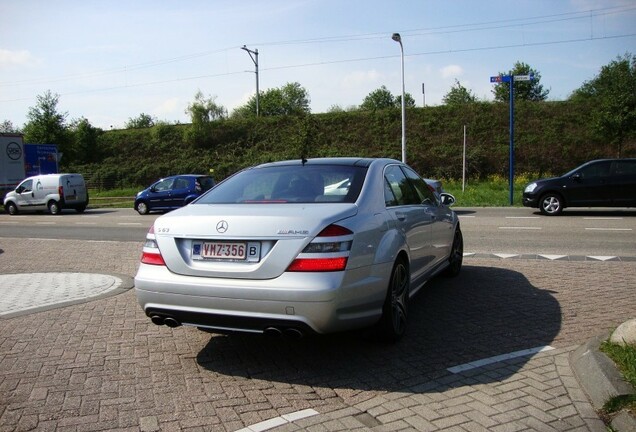 Mercedes-Benz S 63 AMG W221