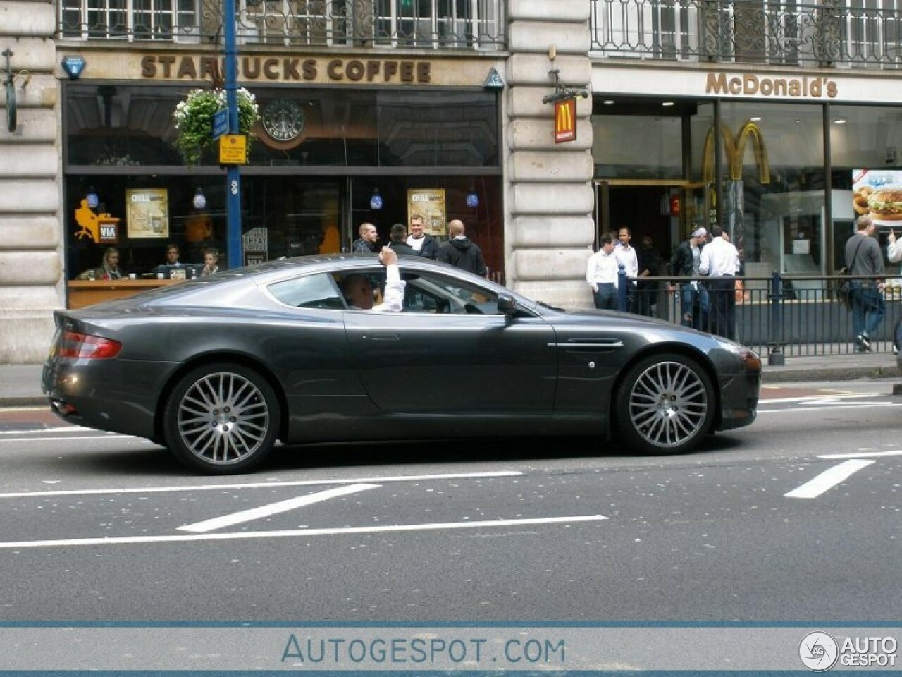 Aston Martin DB9