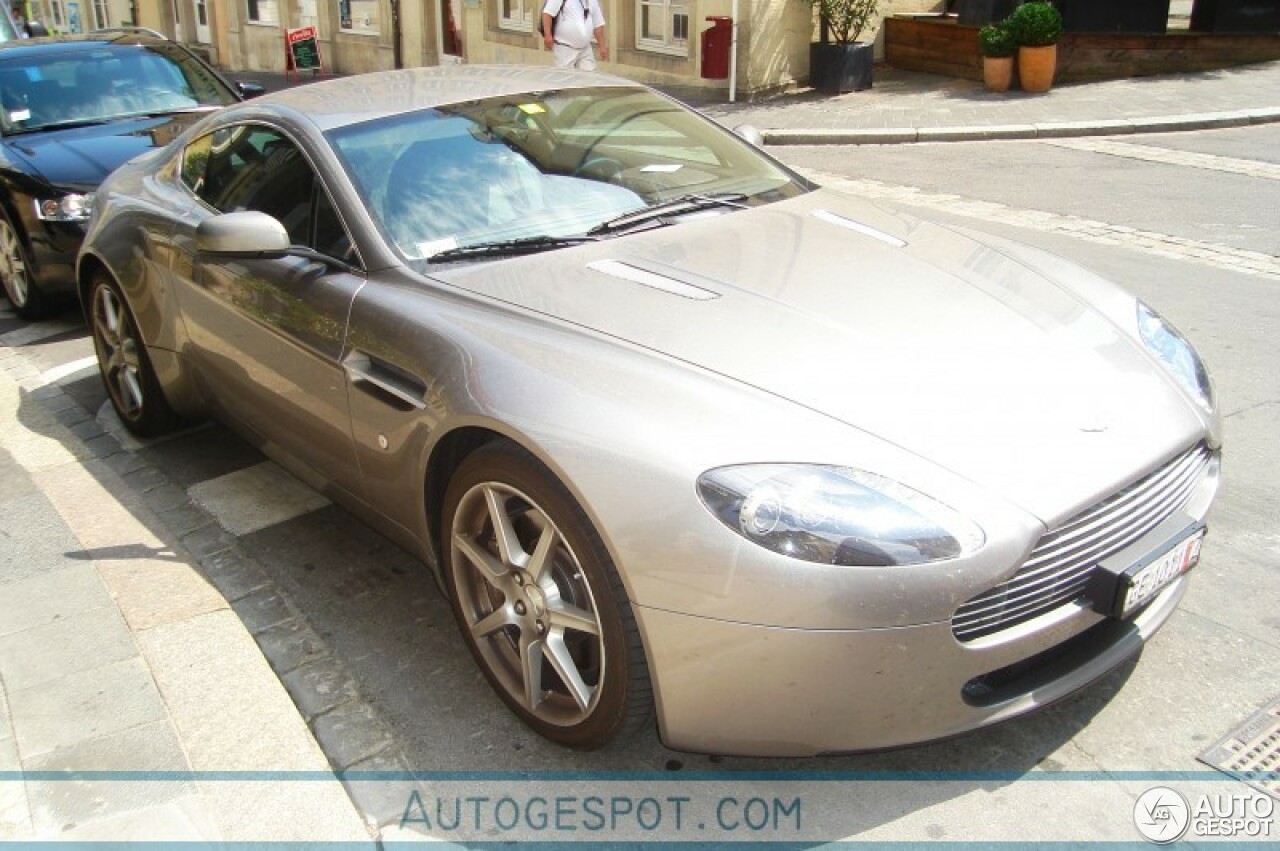 Aston Martin V8 Vantage