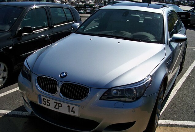 BMW M5 E60 2005