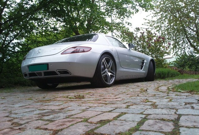 Mercedes-Benz SLS AMG