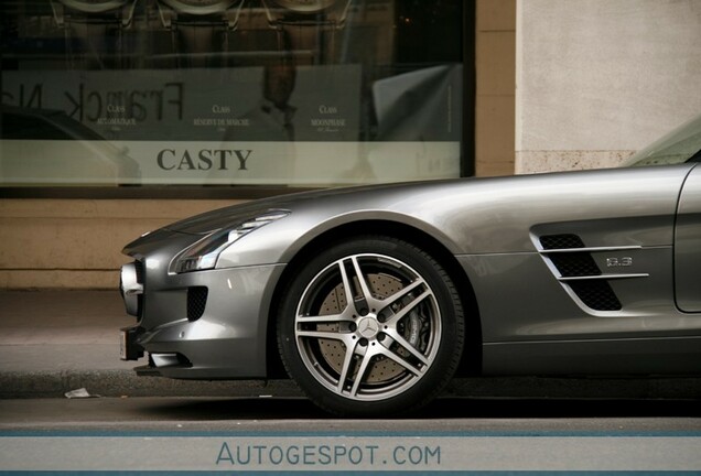 Mercedes-Benz SLS AMG