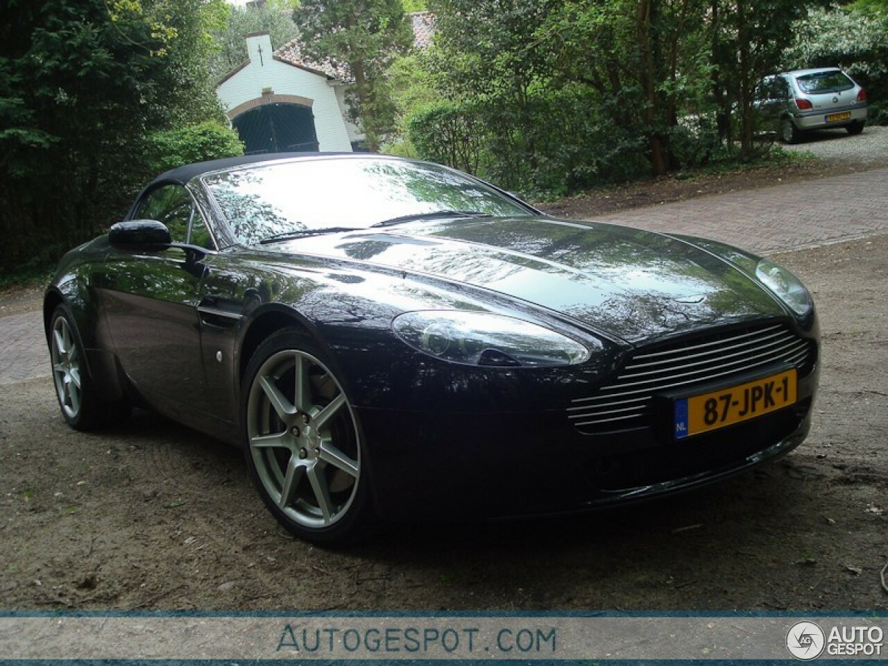 Aston Martin V8 Vantage Roadster