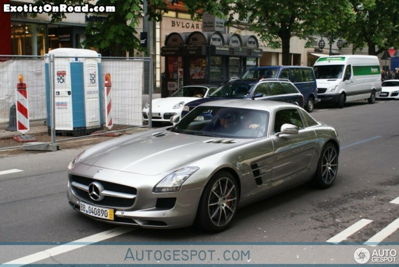 Mercedes-Benz SLS AMG