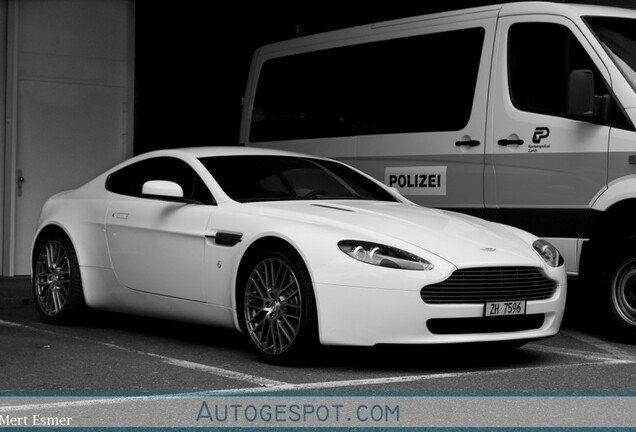 Aston Martin V8 Vantage