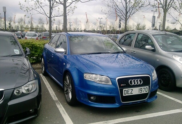 Audi RS4 Sedan