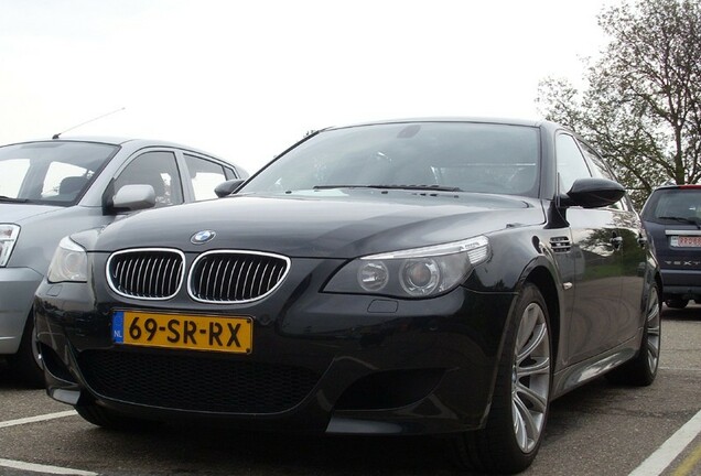 BMW M5 E60 2005