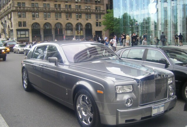 Rolls-Royce Phantom EWB