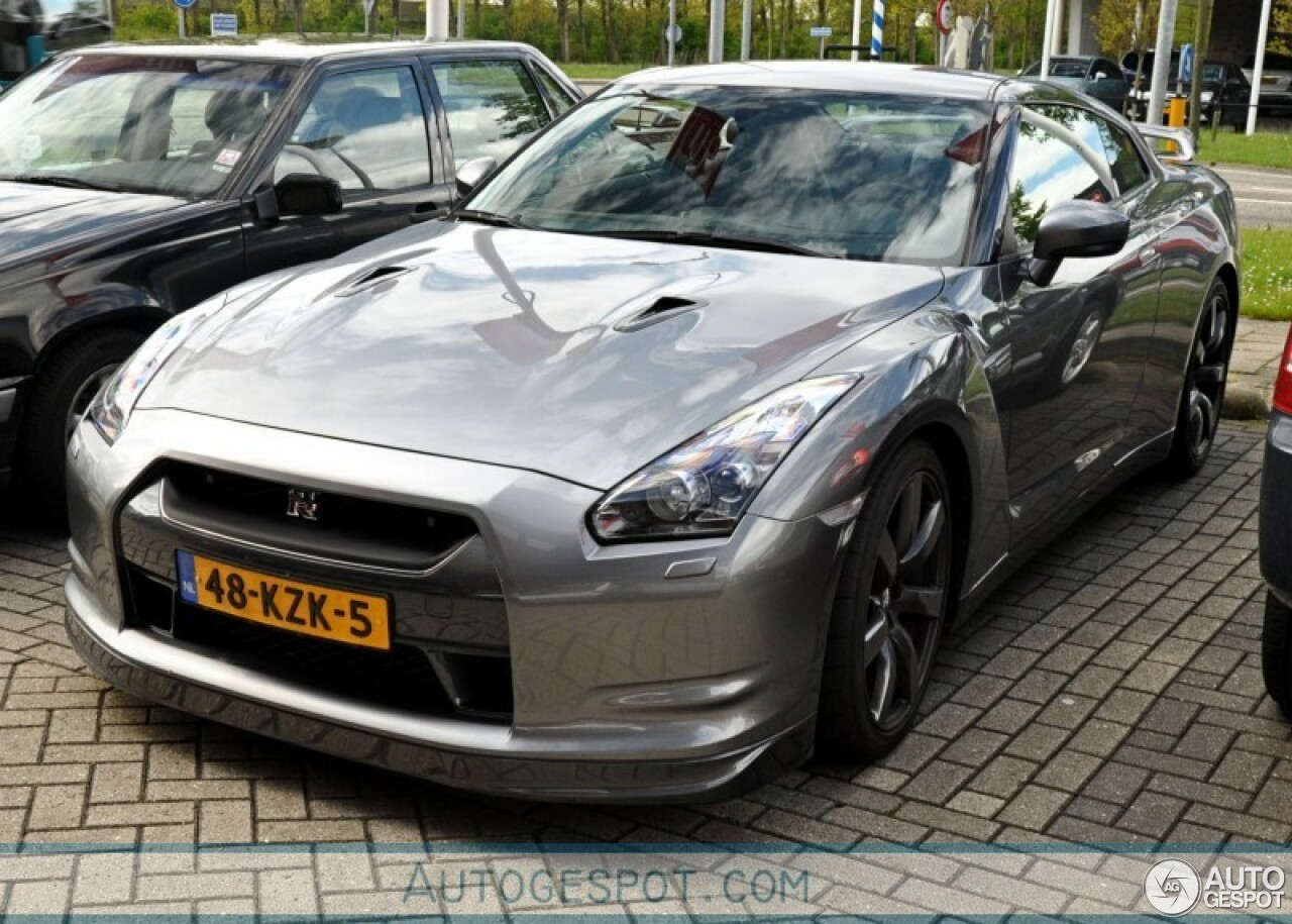 Nissan GT-R