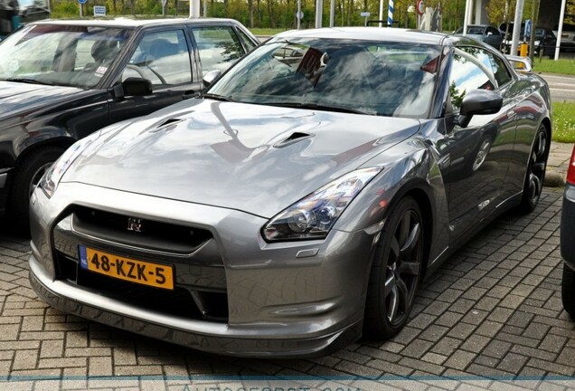 Nissan GT-R