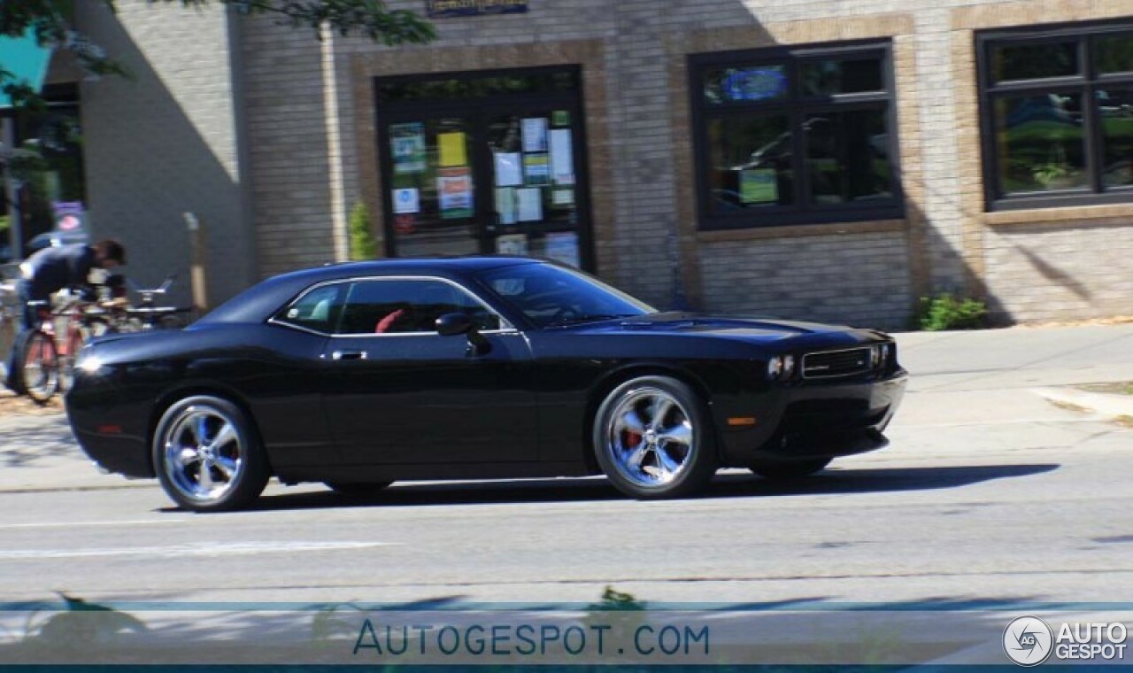 Dodge Challenger SRT-8