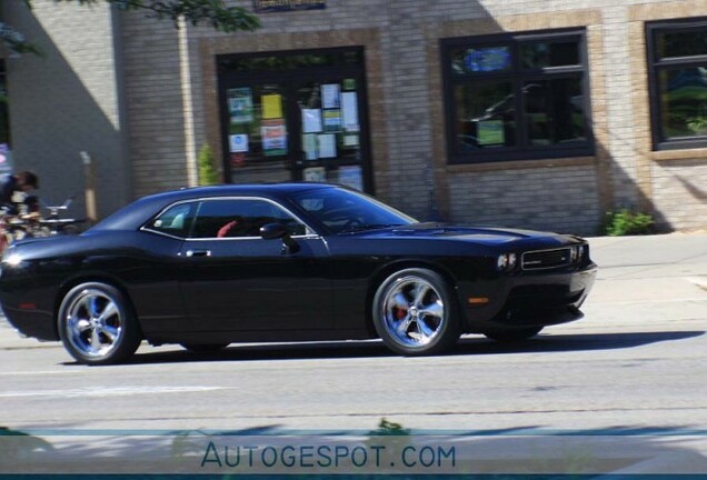 Dodge Challenger SRT-8