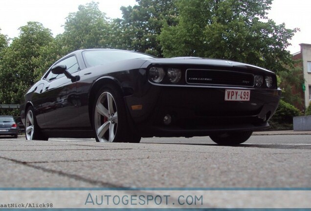 Dodge Challenger SRT-8