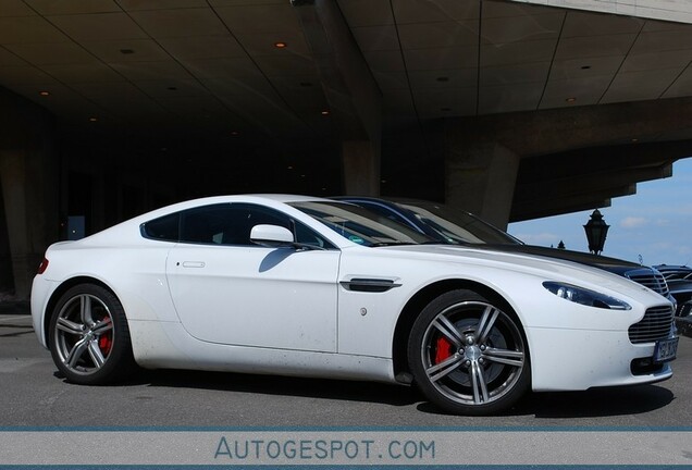 Aston Martin V8 Vantage