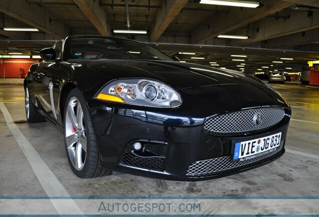 Jaguar XKR Portfolio