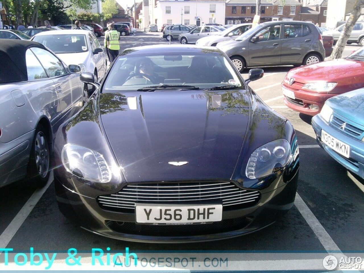 Aston Martin V8 Vantage