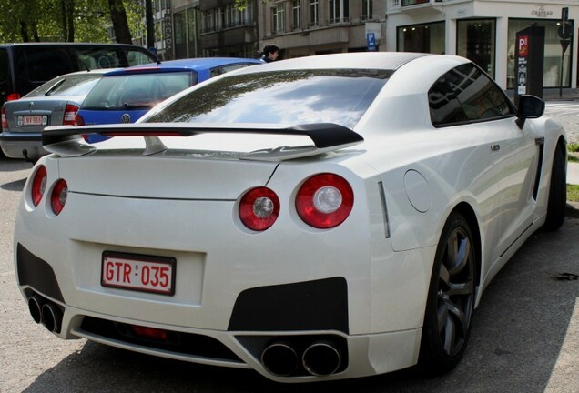 Nissan GT-R