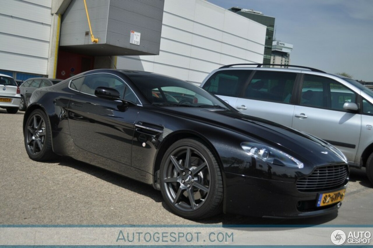 Aston Martin V8 Vantage