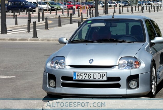 Renault Clio V6