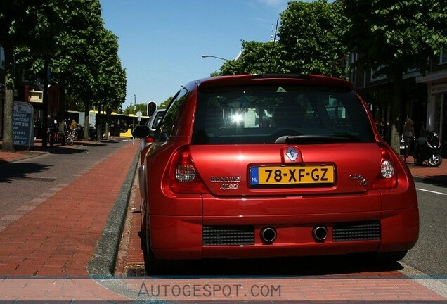 Renault Clio V6 Phase II