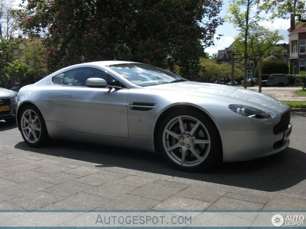 Aston Martin V8 Vantage