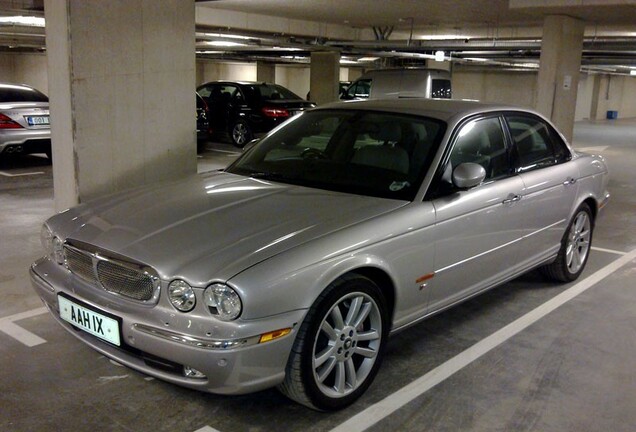 Jaguar XJR