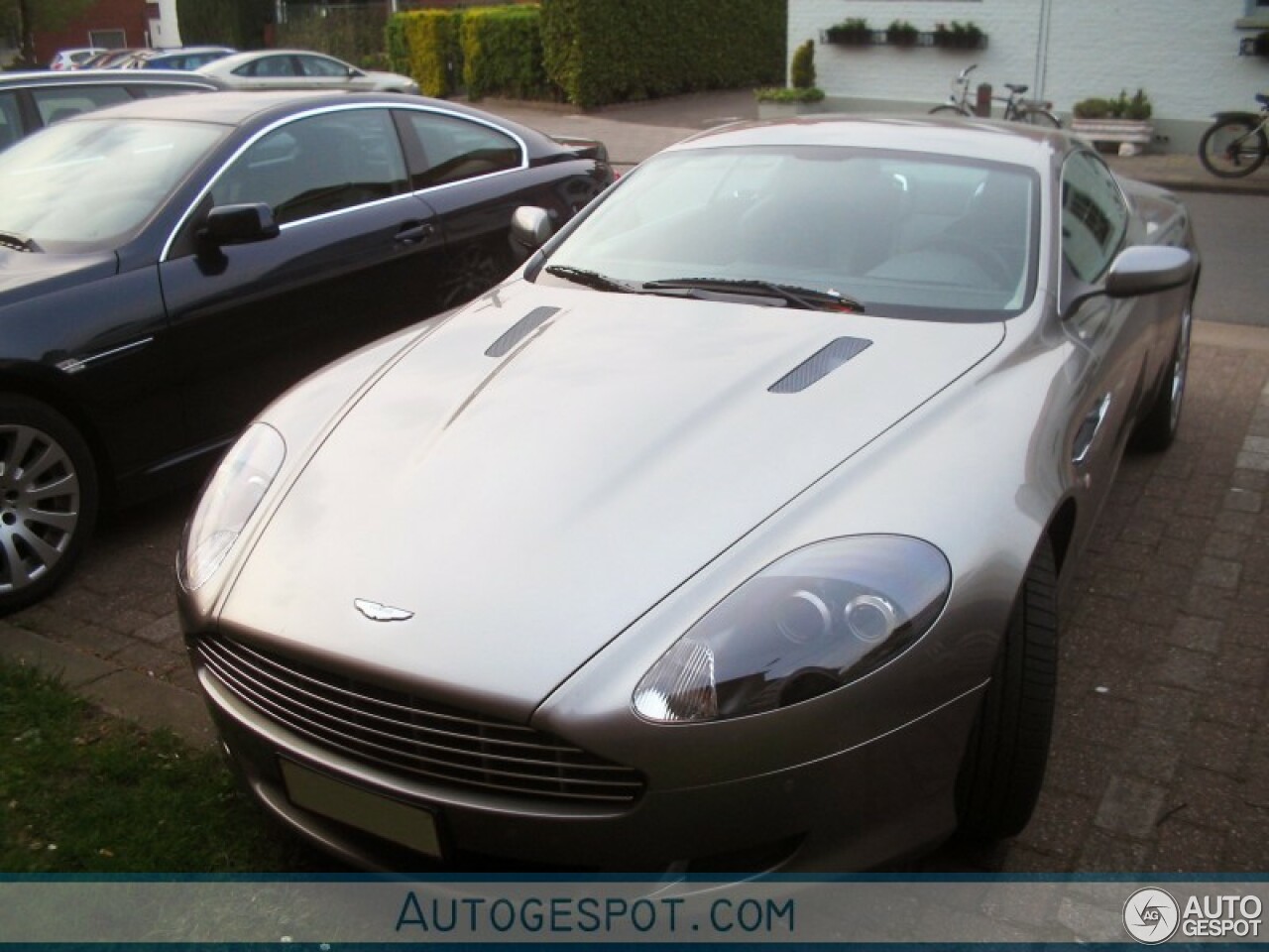 Aston Martin DB9