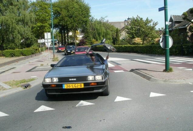 DeLorean DMC-12