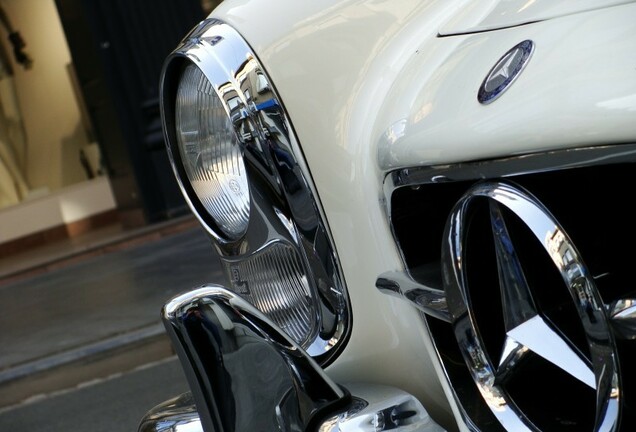 Mercedes-Benz 300SL Roadster