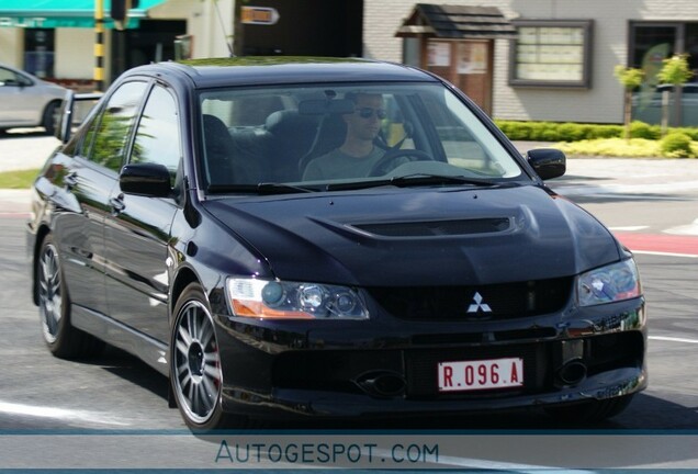 Mitsubishi Lancer Evolution IX FQ