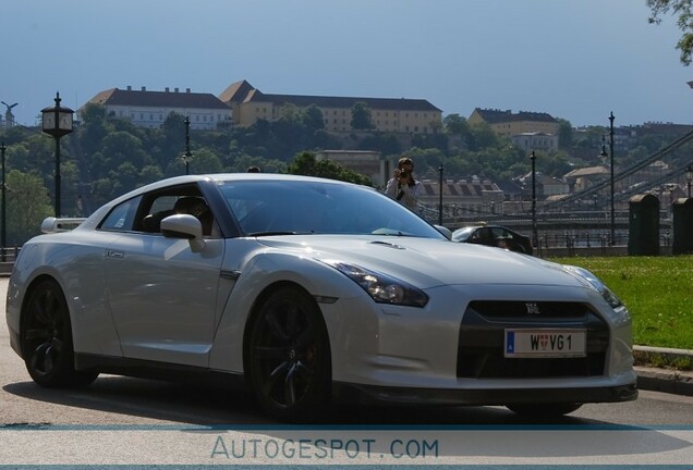 Nissan GT-R