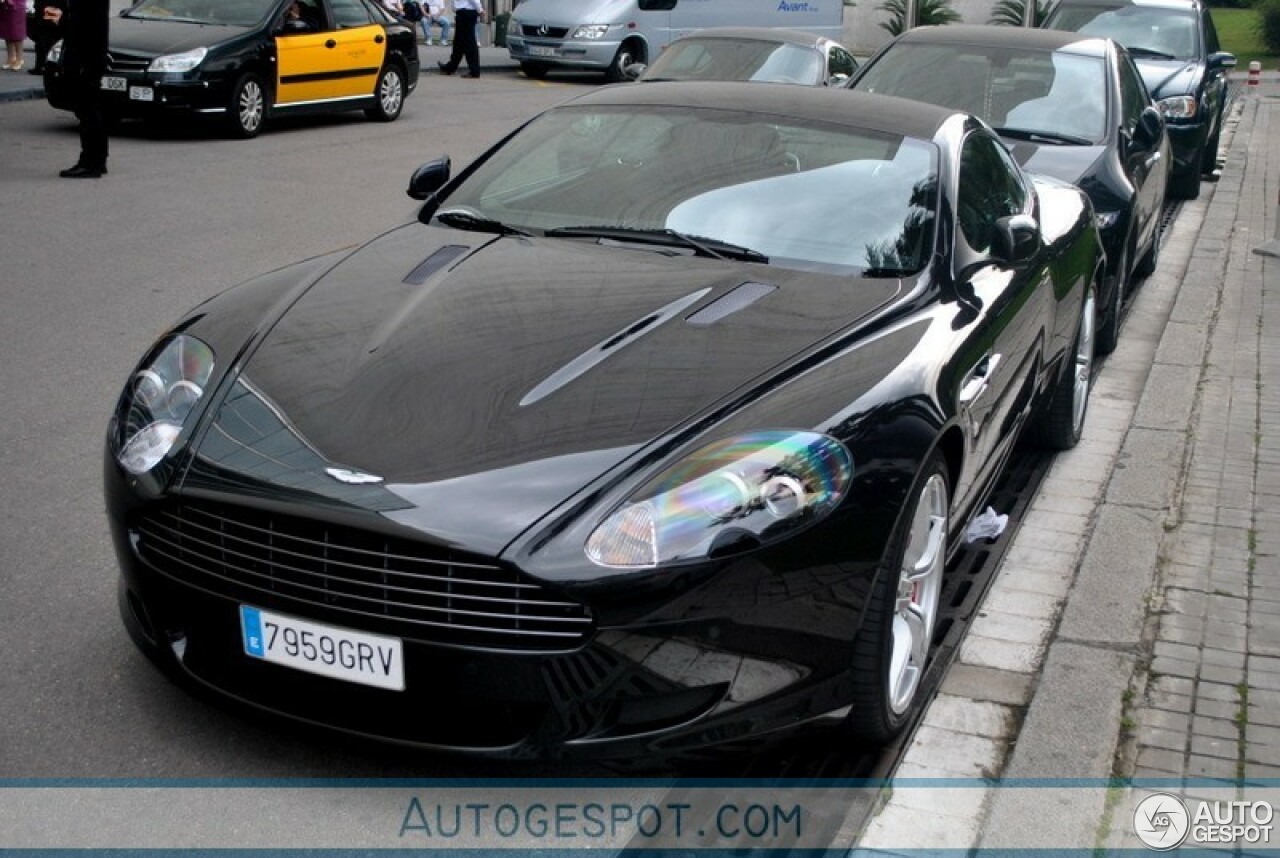 Aston Martin DB9