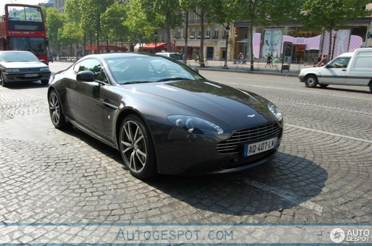 Aston Martin V8 Vantage