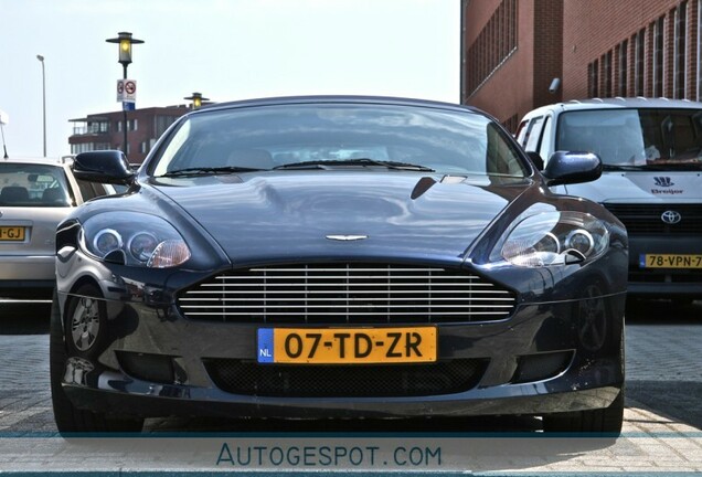 Aston Martin DB9 Volante