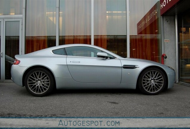 Aston Martin V8 Vantage