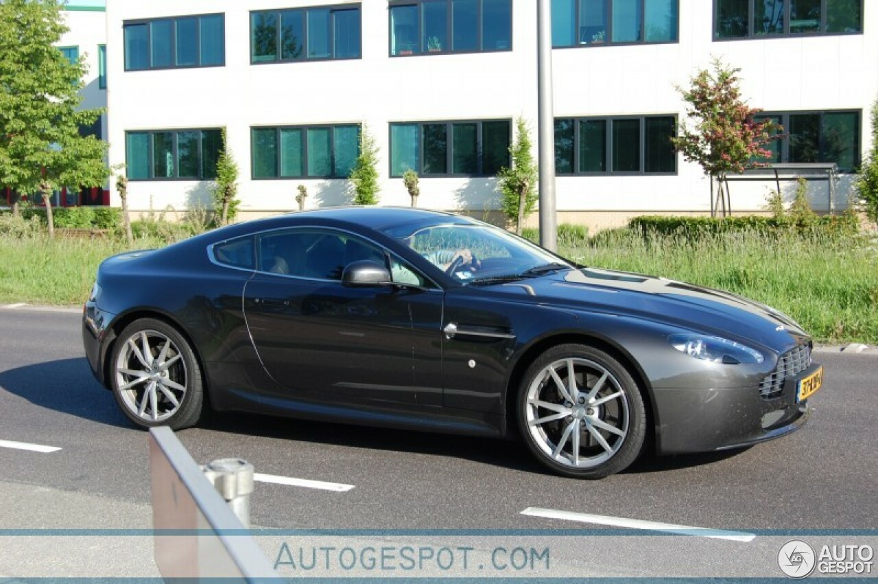 Aston Martin V8 Vantage