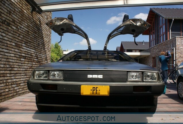 DeLorean DMC-12