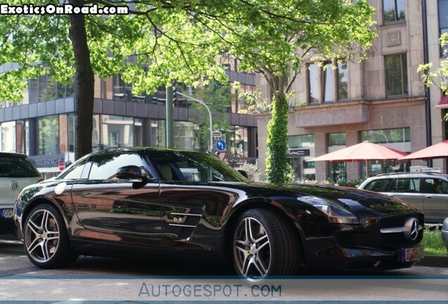 Mercedes-Benz SLS AMG