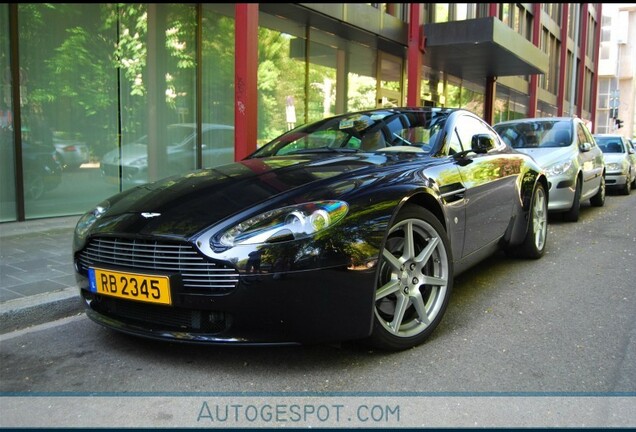 Aston Martin V8 Vantage