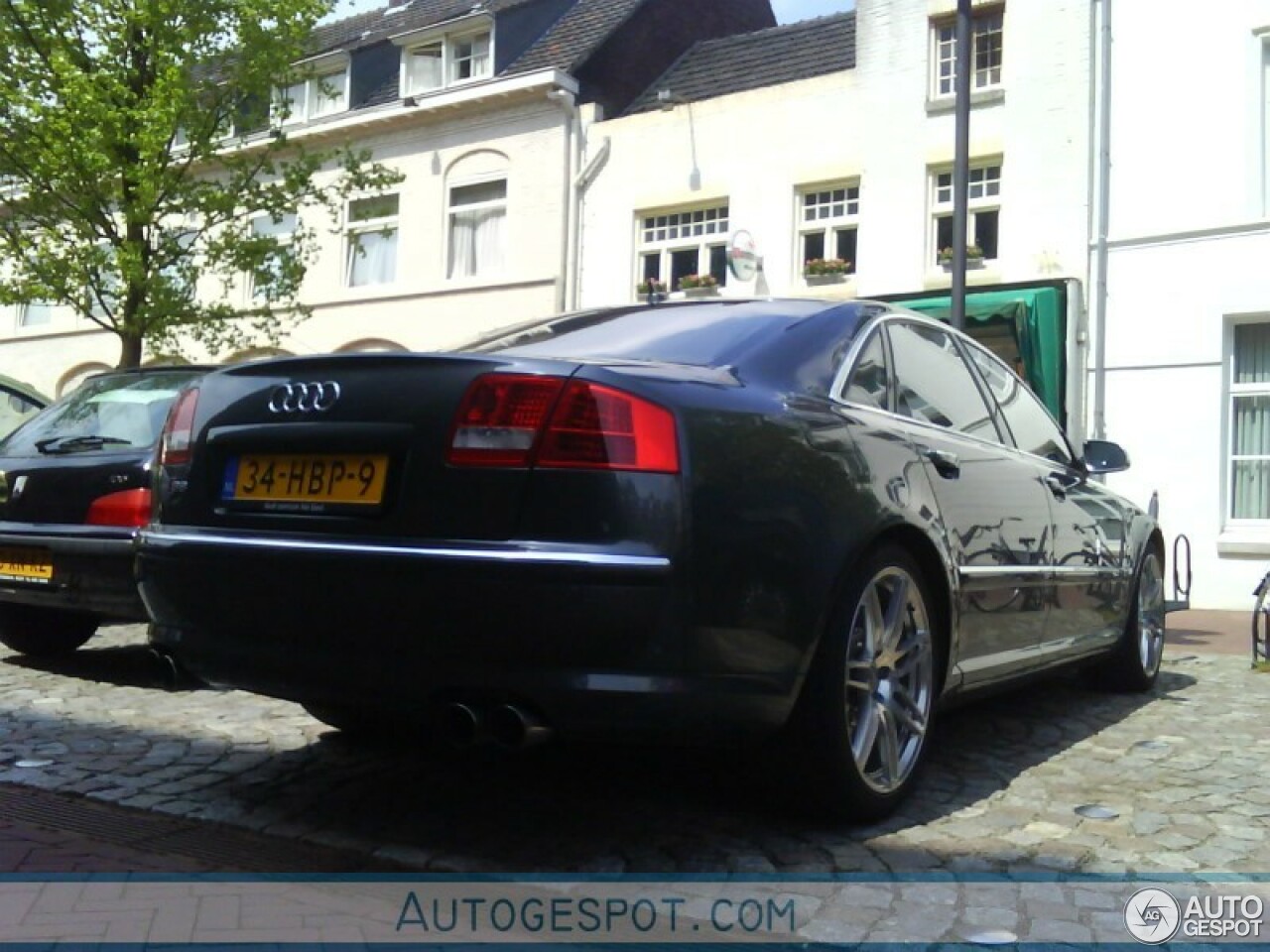 Audi S8 D3