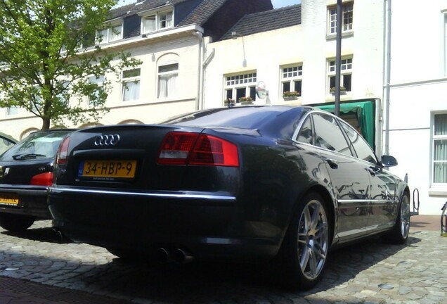 Audi S8 D3