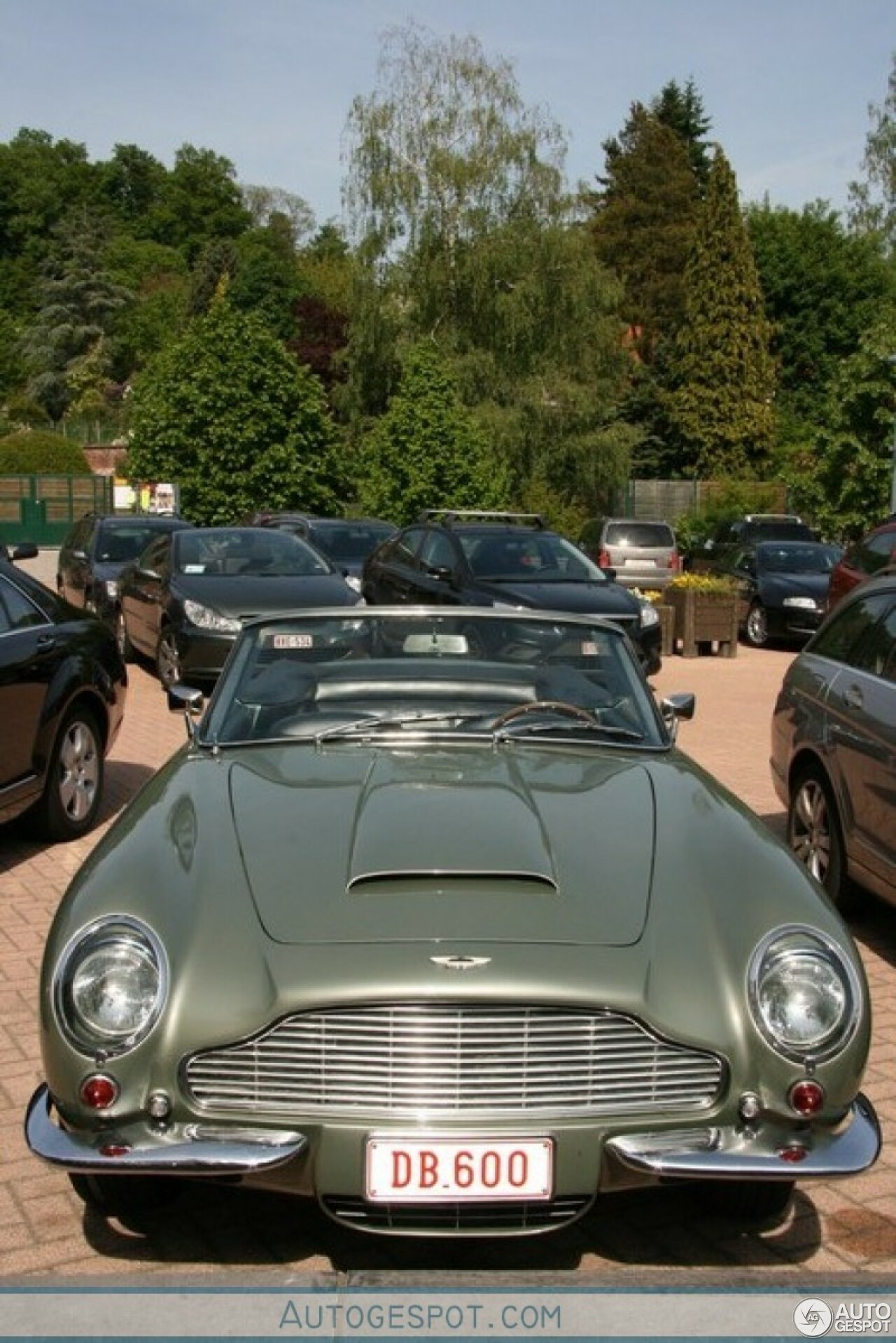 Aston Martin DB6 Volante