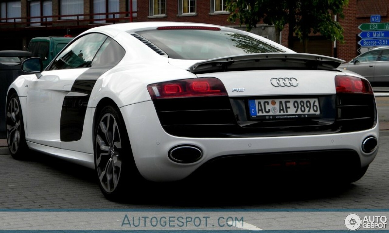 Audi R8 V10