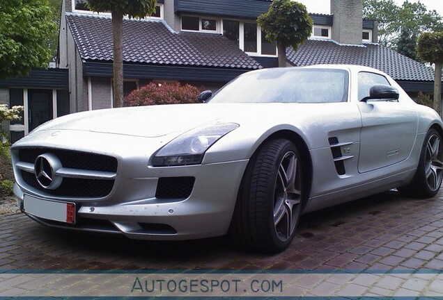 Mercedes-Benz SLS AMG