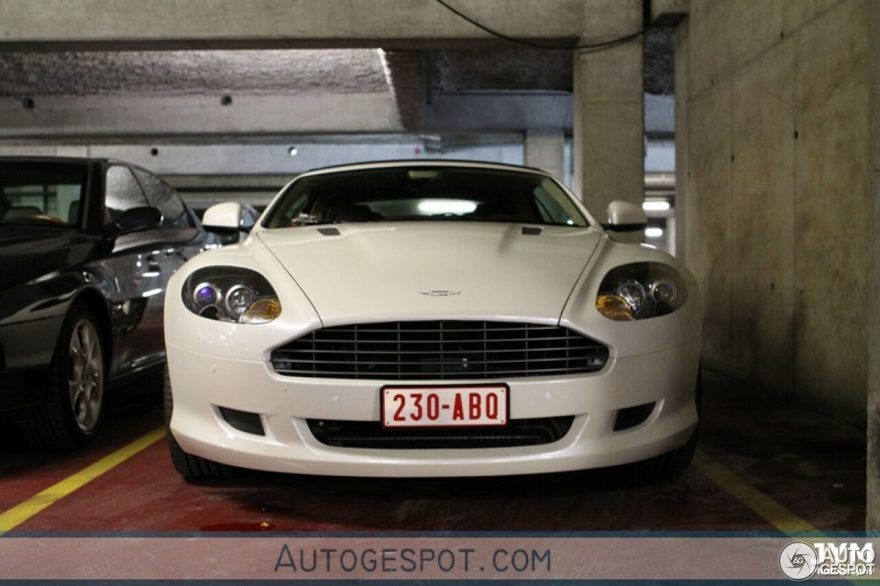 Aston Martin DB9 Volante