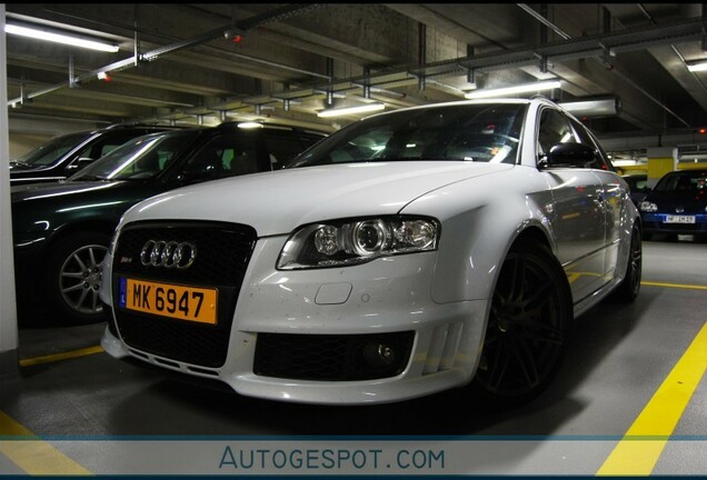 Audi RS4 Avant B7